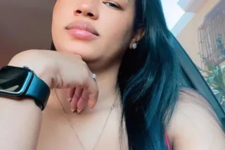 hola jarolin por aqui mis amores latina tranquila - Image 1