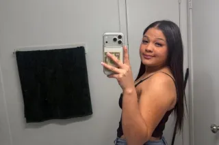 chica atractiva solo para comp... - Image 3