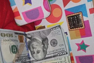 WANNA SEE👀 YOUR MONEY💳 WORN TH... - Image 1