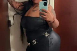 bootylious 🍑 💦follow my ONLYFANS https://onlyfans.com/diamondrose94 - Image 2