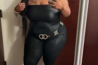 bootylious 🍑 💦follow my ONLYFANS https://onlyfans.com/diamondrose94 - Image 4