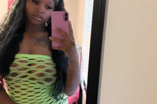 Sexy head doctor providing a g... - Image 4