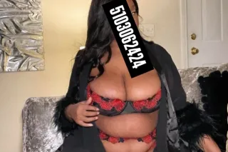 💋💅🏾P̳̿͟͞r̳̿͟͞e̳̿͟͞t̳̿͟͞t̳̿͟͞i̳... - Image 3