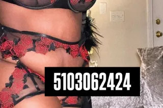 💋💅🏾P̳̿͟͞r̳̿͟͞e̳̿͟͞t̳̿͟͞t̳̿͟͞i̳... - Image 4