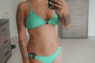 💦NiKki...sWeEt TraEt🫠...CumSeE... - Image 1