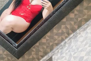 🍑Peachy LatinaPrincess🌸Sexy ✨s... - Image 3