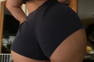 Squirting Bombshelll😍 - Image 4