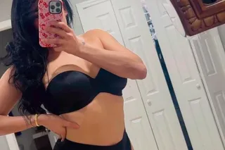 Latina Hot - Image 1