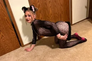 Deals on custom content today ... - Image 3