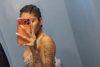 Slim Waist 🍑 with a pretty fac... - Image 2