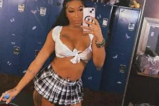 sexiiiiii waterpark millieeee💦😋🍫the head doctor 2girls shows - Image 8