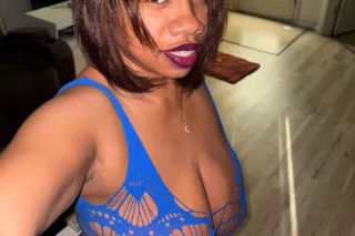 Carmina Caramel Hugest Natural Boobs in Miami! - Image 5