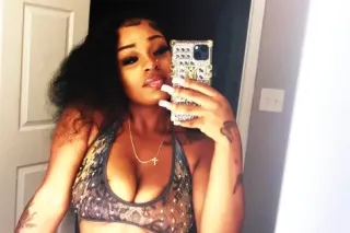 WET AND HORNY LET ME COME SEE YOU 😩💦 - Image 5