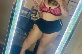 THICK PRETTY SNOW WHITE BBW FR... - Image 2