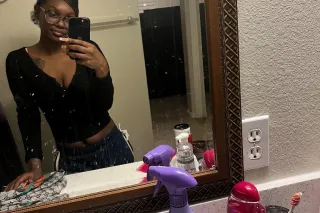 Beautiful DISCREET chocolate l... - Image 1