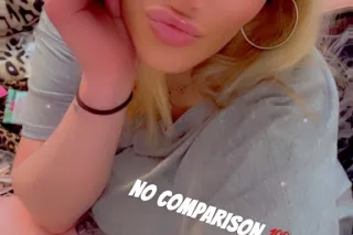 Lovely Lola with the Top Head 🫦👅💋💦 - Image 11