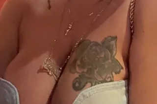 Hottie 💋🫦💦🔥With big DDs - 36 - Image 3