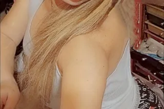 sexy LATINA - 40 - Image 2