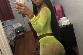 wet &amp; juicy slim thick god... - Image 2