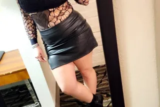 FRESH, WET PUSSY💦THIS WEEKEND ... - Image 2