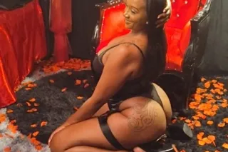 Ready and Waiting Babyyy💦👄 in ... - Image 4