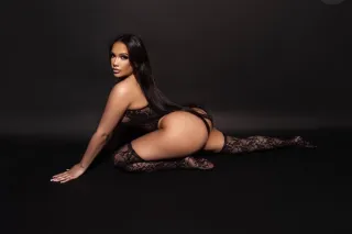 HI EVERYONE MY PICS ARE 100% 500HR FACETIME VERIFICATION NOT LOOKING TO WASTE YOUR TIME - Image 1