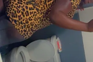 SEXY Choc 💦 - 25 - Image 3