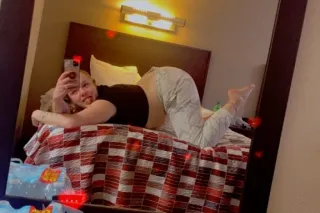 Thick White Girl With a Fat, J... - Image 4