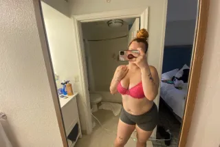 Thick White Girl With a Fat, JUICY💦 Coochie and Thick lil Booty😋Ready 4 Sum Fun!!!🥰💋 - Image 5