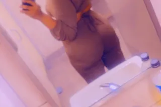 Watch this phat ass bounce !! ... - Image 1