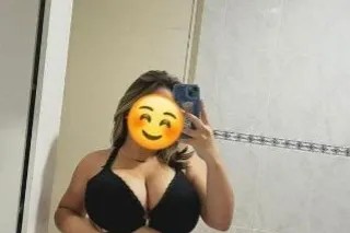 💕Horny Woman 💕 💚Curvyy Ass And... - Image 1