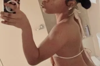 BLASIAN🉐💋PRETTY TINY BADDIE 🌈💦... - Image 2