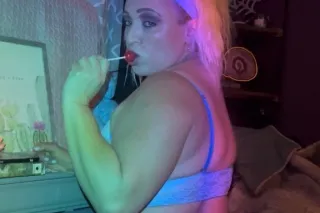 Sexy Snow bunny is throat goat... - Image 4