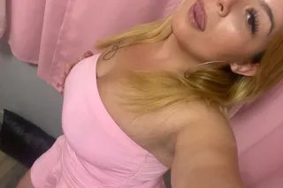 UR FAV UPSCALE LATINA 🤩OUTCALL... - Image 4