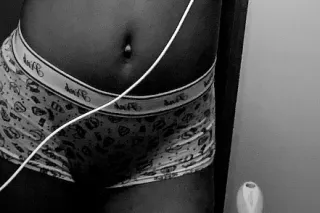 young ebony tight wet pussy 💦💦... - Image 1