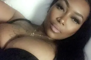 🚨YOUR FAVORITE GIRL IS HERE FO... - Image 4