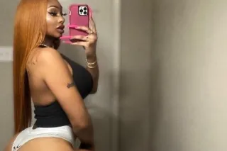 Come Enjoy A Pretty Face 🍆 Wit... - Image 1