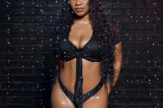 🥂𝖨𝗇𝖽𝗎𝗅𝗀𝖾 𝗂𝗇 Elegance 𝗐𝗂𝗍𝗁 𝖧𝖺𝗓𝖾... - Image 1