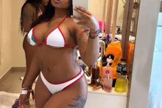 im here for a good timeeeeee Catch me while im here you loveeeee meeeeee💦🥳💝 - Image 4