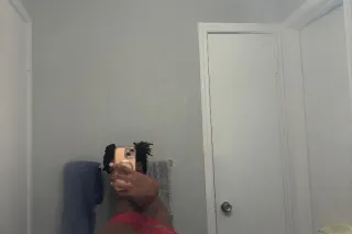 SEXY ASS PEACHES 🍑 - Image 3