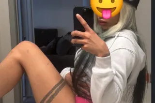 🩷🩷💖I'm available to see you an... - Image 2