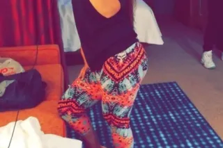 come get a taste and a feel of... - Image 3