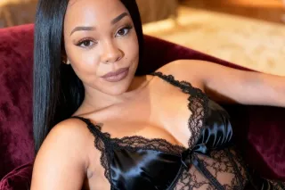 Super Sexy Petite Upscale Companion - Image 6