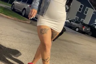 * CASH ONLY * 70$ THROAT GOAT ... - Image 1