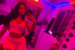 THICK &amp; TIGHT💦🍑 AVAILABLE ... - Image 3