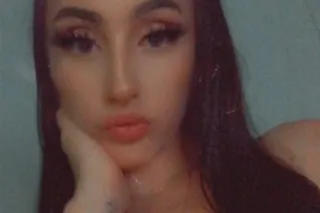 content and facetime shows 😍 -... - Image 3