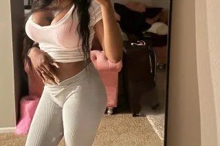 Petite Wit Cheeks 😂🥰🍑 - Image 3