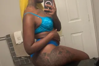 PRETTY BLACK 😍😝 dont play on m... - Image 1