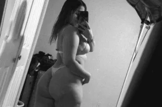 avaliable now - 25 - Image 1