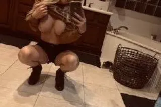 150🌹 for 30 minutes special - ... - Image 2